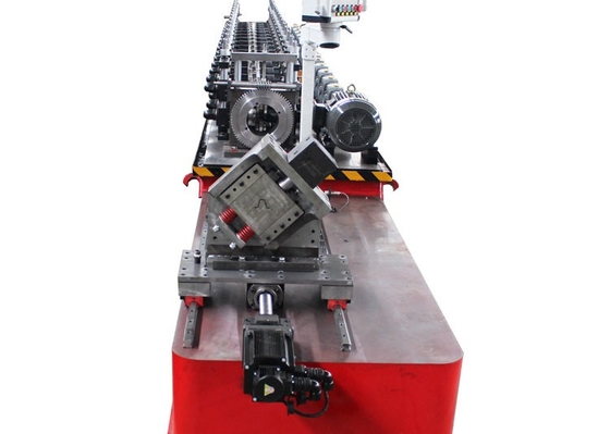 Machine de formage de rouleaux en acier CU à haute performance Vitesse 10-15 m/min