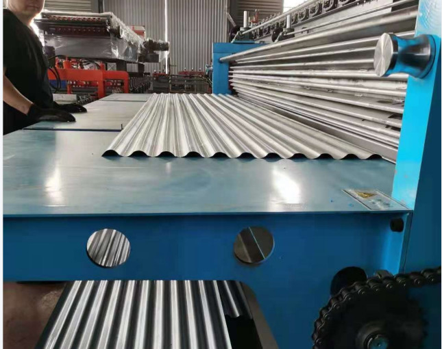 Feuille couvrante ondulée en acier galvanisée faisant la machine 0.1-0.3mm