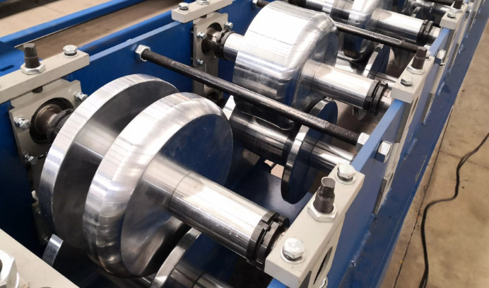 Type petit pain de gouttière en métal K formant la longue durée de vie de machine