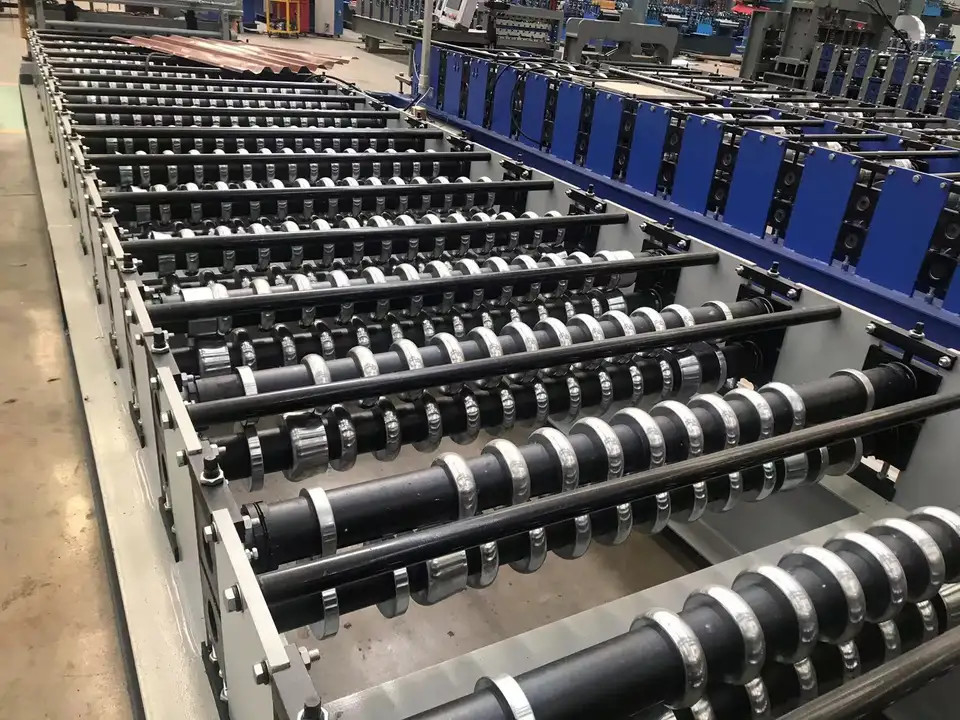 L'OIN a automatisé le petit pain ondulé de feuille de toit formant le fer ondulé de machine faisant la machine