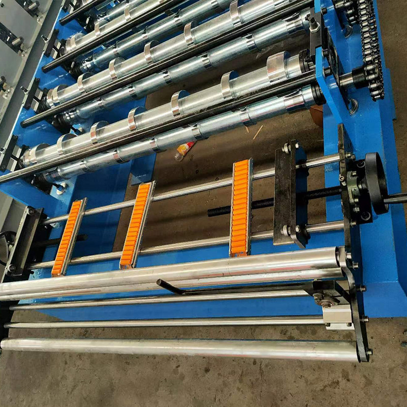 Petit pain de toit de Galvalume de panneau latéral d'ENV formant la coupe hydraulique de grande précision de courrier de machine