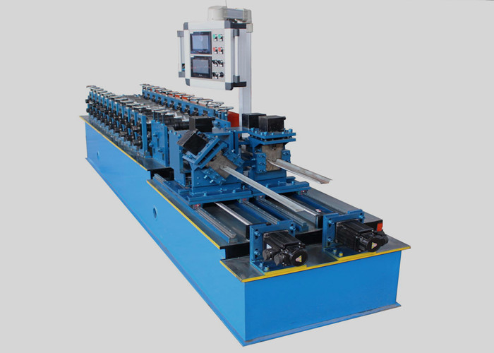 Système de commande PLC CU Machine de formage de broches métalliques de piste 10-15 m/min Vitesse