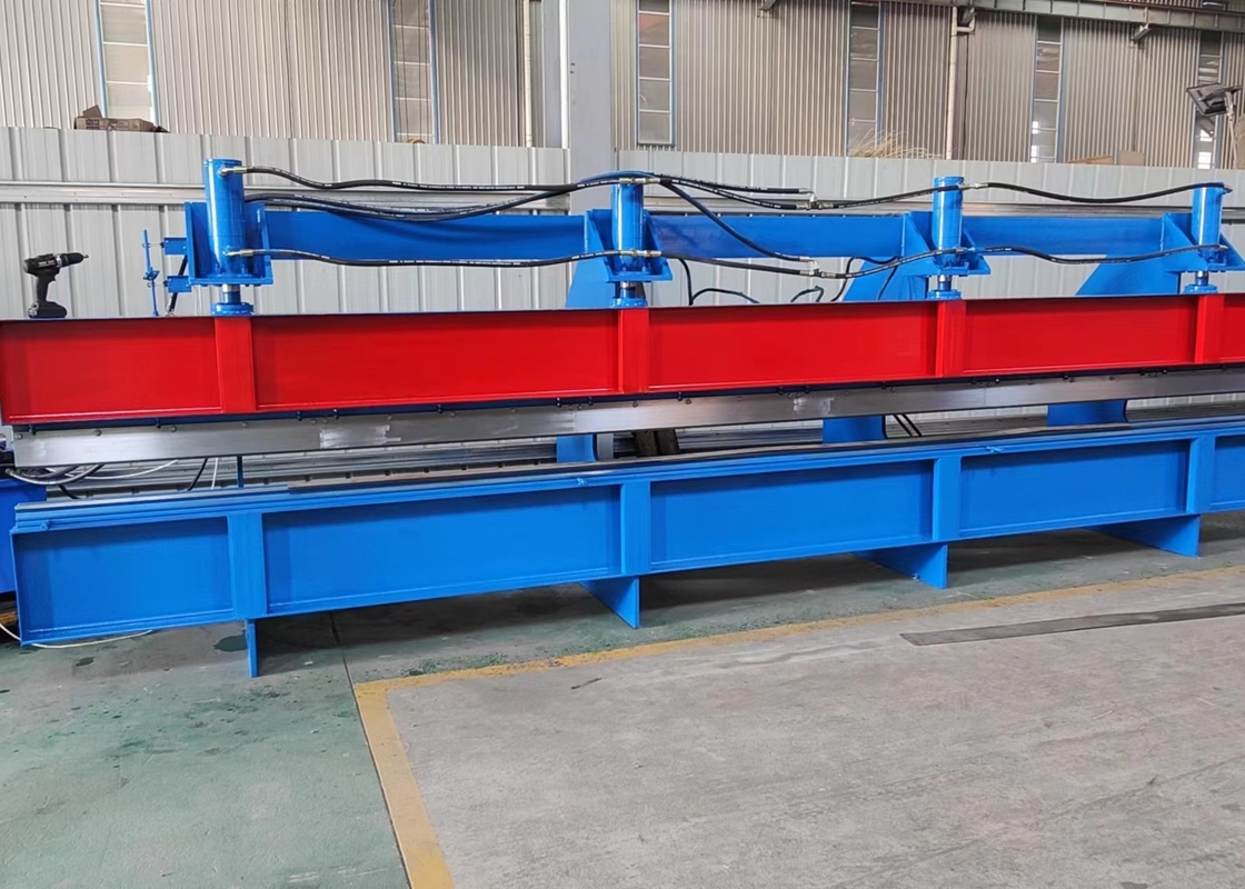 Voltage 380V / 50HZ Machine de flexion hydraulique avec bouton et commutateur de pied
