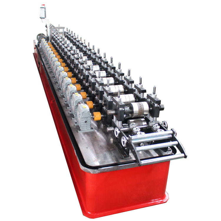 Système de coupe volante 3 kW C Machine de formage de rouleaux de canaux à grande vitesse pour Ppgi