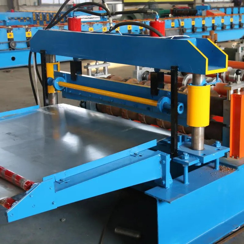 Machine de formage de rouleaux de plancher efficace à froid 4t capacité 45 rouleaux en acier