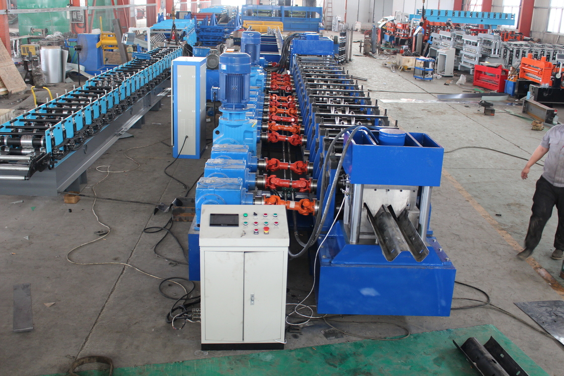 Machine de formage de rouleaux de garde-corps d'acier sur mesure à haute performance