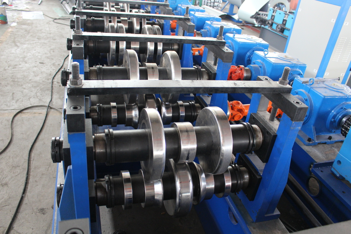 Machine de formage de rouleaux de garde routière efficace de 26 T avec rouleau de chrome plaqué HRC58-62