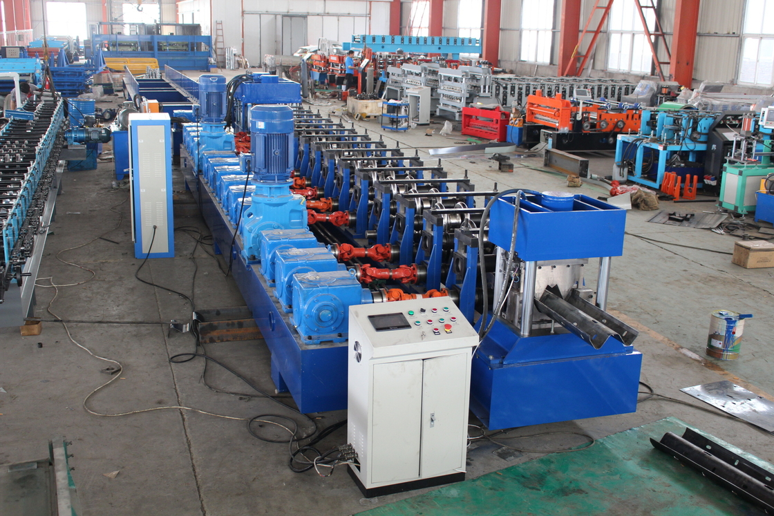 2024 11kw 5.5kw GI Highway Guardrail Machine de formage de rouleaux Cr12Mov Matériau de coupe de lame
