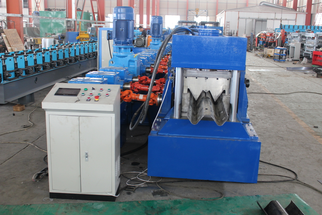 2024 11kw 5.5kw GI Highway Guardrail Machine de formage de rouleaux Cr12Mov Matériau de coupe de lame