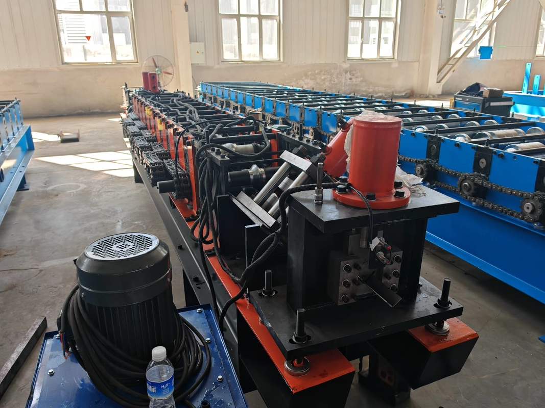 Machine de formage de rouleaux à rouleaux légers avec 14 à 18 rouleaux