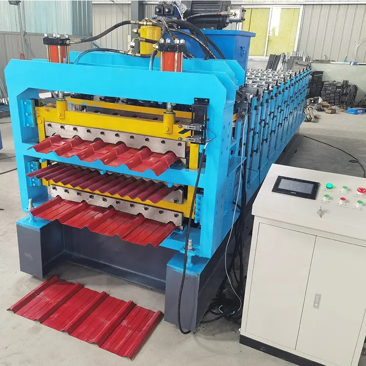 Trois couches ondulées Trapézoïde en acier Roof Roll Forming Machine Fabrication de tôles de toiture en fer métallique