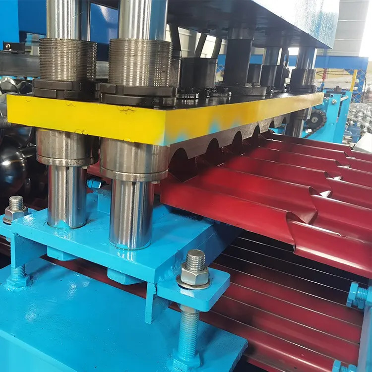Machine de formage de rouleaux de panneaux de toiture pour matériaux de construction personnalisés avec puissance de coupe de 5,5 kW et coupe hydraulique