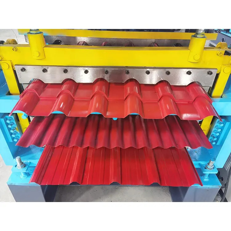Machine de formage de rouleaux de panneaux de toiture pour matériaux de construction personnalisés avec puissance de coupe de 5,5 kW et coupe hydraulique