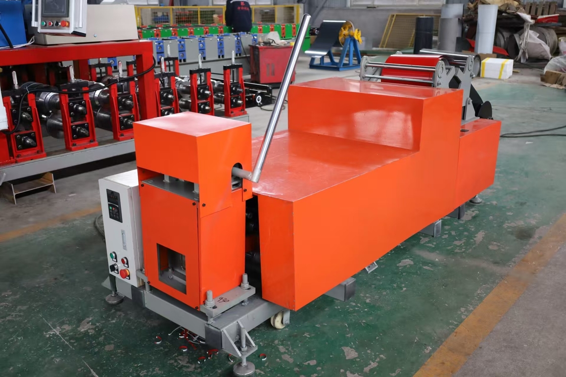 Machine de formage de rouleaux de gouttière d'eau sans soudure portable pour tôle d'acier galvanisée