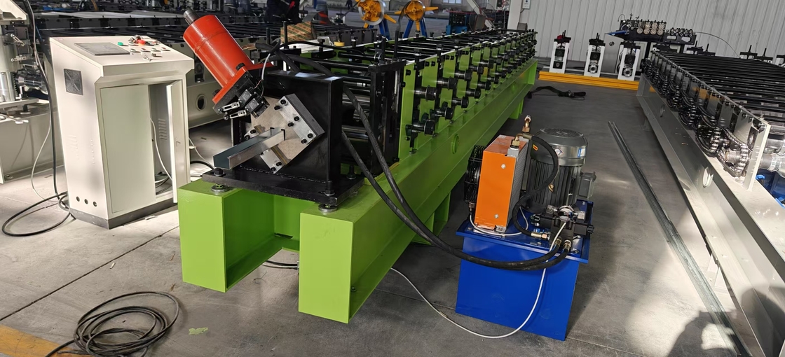 Machine de formage de rouleaux C U de production personnalisée avec longueur de coupe réglable et système de contrôle PLC