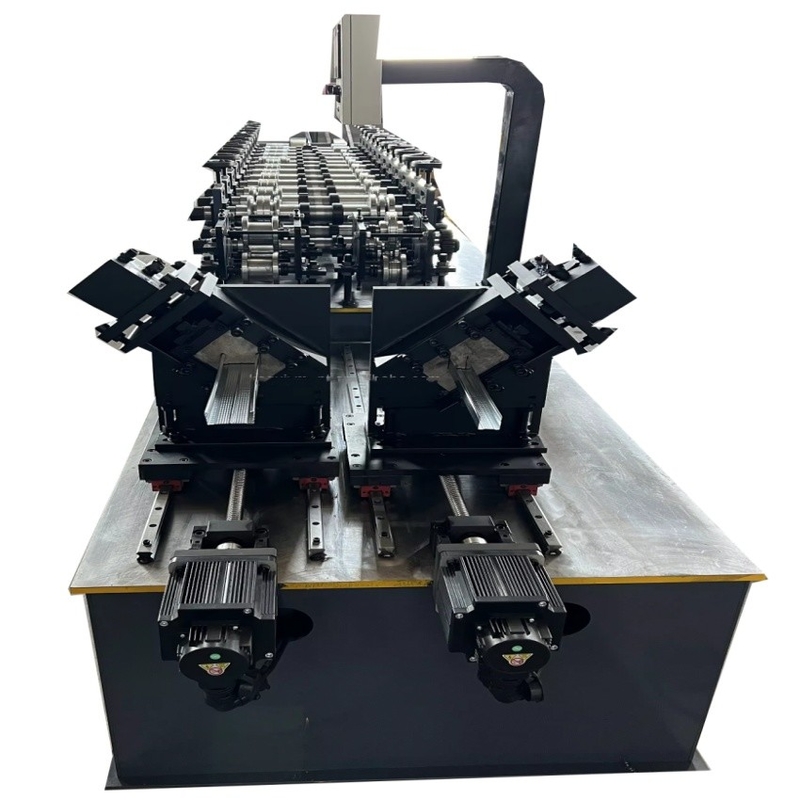 C U Galvanisée feuille d'acier léger profilés de quille de la machine de formage de rouleaux de métal avec CD UD CW UW profilés