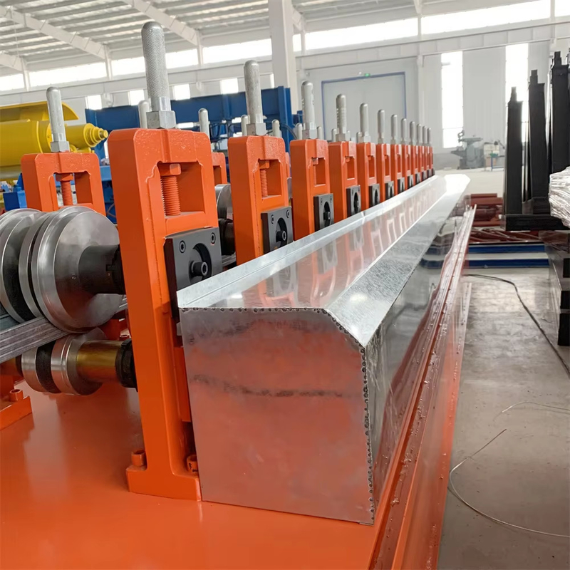 Système de commande PLC Pièces de traitement de l'acier galvanisées en acier U-Beam en acier U-Channel en acier structural en acier C-Z-U en acier à profilé en acier purlin