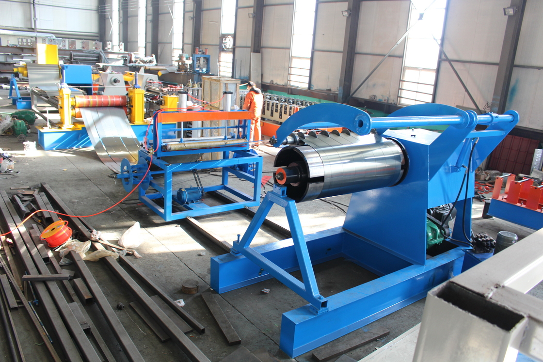 1200mm largeur 3-6mm bobine d'acier ligne de production de découpe à grande vitesse machine avec découler hydraulique et recouler