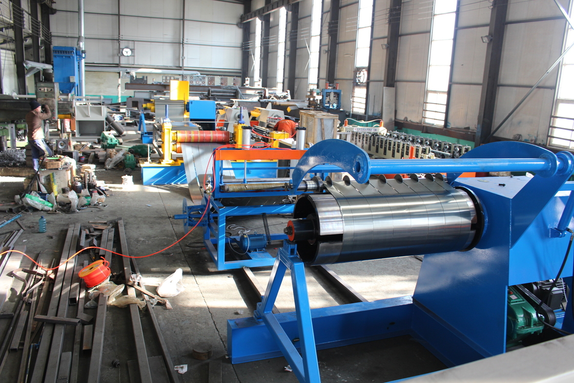 1200mm largeur 3-6mm bobine d'acier ligne de production de découpe à grande vitesse machine avec découler hydraulique et recouler