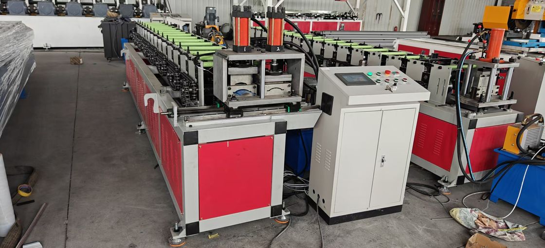 2025 Nouveau design de clôture à piquets métalliques machine de formage de rouleaux de clôture lignes de clôture style Amérique
