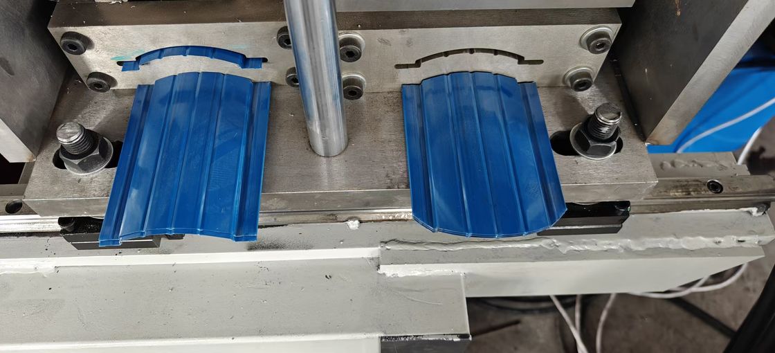 2025 Nouveau design de clôture à piquets métalliques machine de formage de rouleaux de clôture lignes de clôture style Amérique