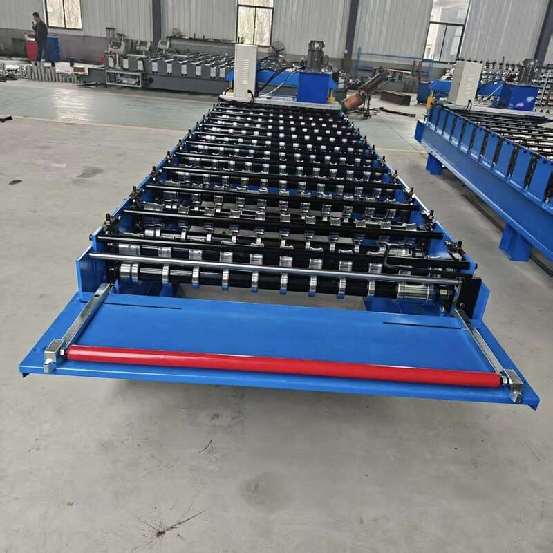 Feuille de toiture de tuile d'entraînement par chaîne matérielle de rouleau en acier de 45 faisant la machine construite pour fournir la stabilité cohérente et opérationnelle