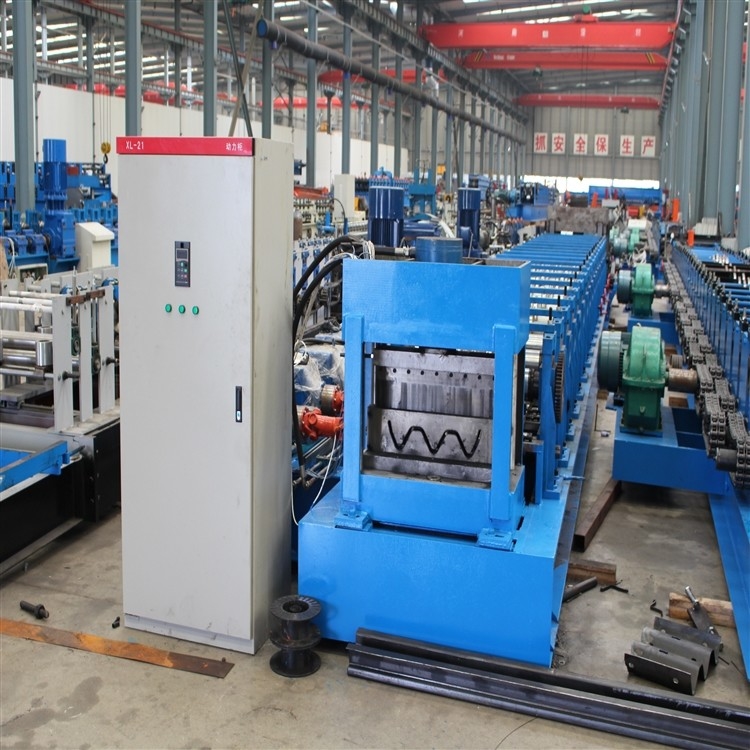 L'acier de tôle ridé rayonne la rambarde de route de 914mm formant la commande à chaînes de machine