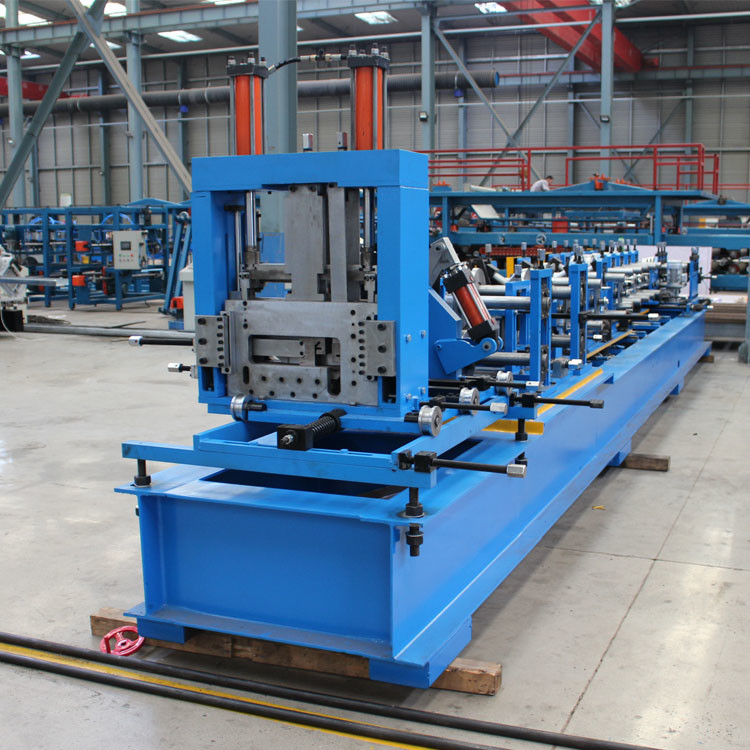 80-350 CZ Machine de formage de rouleaux de purlin avec système de commande PLC et mode de coupe hydraulique
