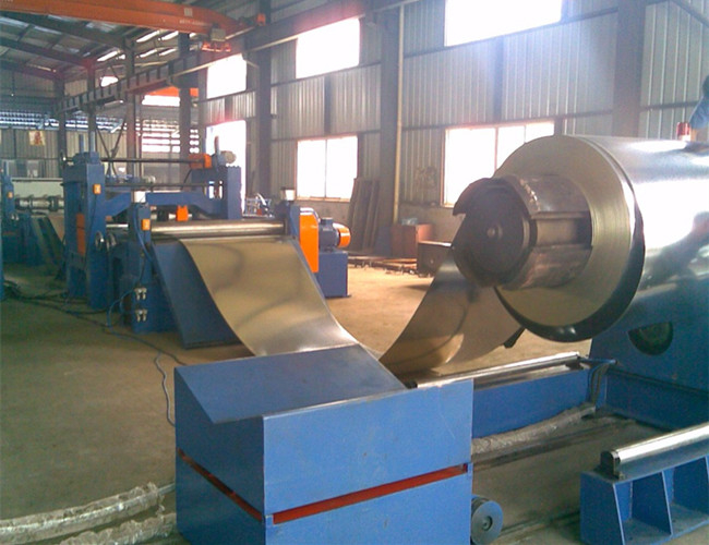 Coupe à grande vitesse à la ligne de production de longueur pour usine d'acier