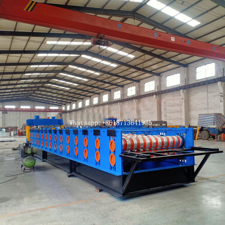 Machine de formage de rouleaux de tôles de toit ondulées de 2,5 T contrôlée par PLC pour une production efficace