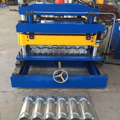 Petit pain vitré par 0.25mm de tuile de toit de PLC formant la machine 3 phases