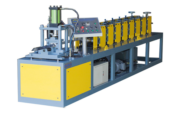 Petit pain en acier égal en forme de V de cornière formant l'écran tactile de PLC de machine