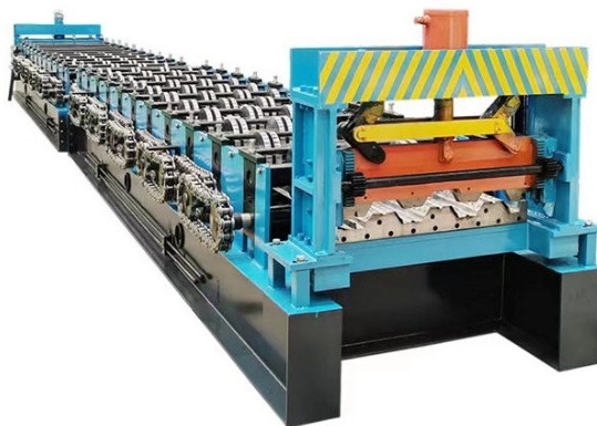Petit pain en acier de platelage de plancher de GI formant la machine pour le matériau de construction