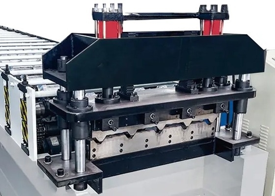 petit pain froid ondulé de feuille de toit de 914-1200mm formant le contrôle complètement automatique de PLC de machine