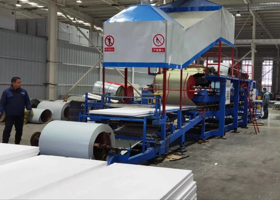 1 an de garantie PLC panneau sandwich machine de formage en rouleau avec coupe de suivi volant