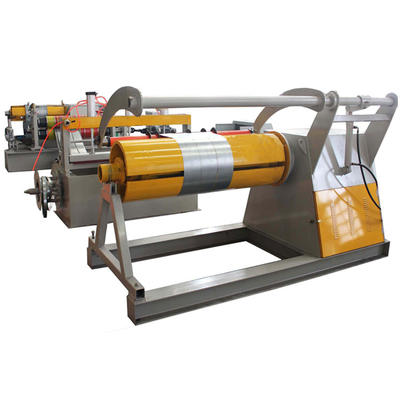 Machine de formage à rouleaux à double couche avancée Vitesse 10-15 m/min Produire des carreaux de toiture