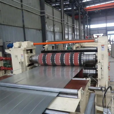 Machine à découper à haute vitesse avec décoilleur hydraulique et recouleur
