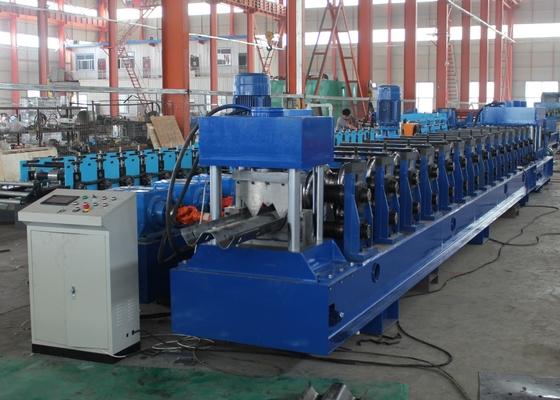 Machine de formage de rouleaux de garde routière à grande vitesse 15 station GI avec décoiler hydraulique