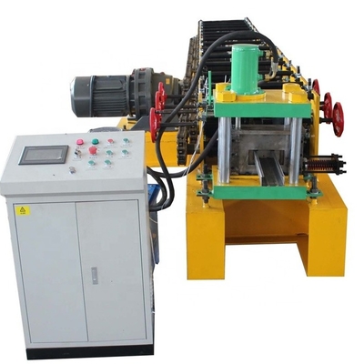 Machines pour la fabrication de rouleaux et de rouleaux