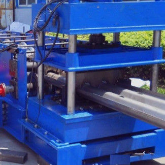 2024 Prix d'usine PLC 80mm rouleau diamètre Highway garde-corps machine de formage