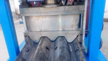 Rambarde de T 31 formant le petit pain de glissière de sécurité de poutres de la machine W formant la machine