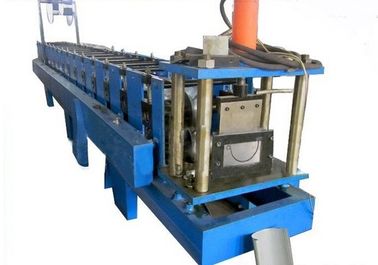 À moitié autour de la gouttière le petit pain formant la machine 23 poste le rendement élevé 3-6 M/minute