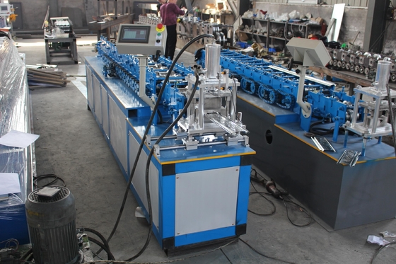 petit pain galvanisé en acier de porte de volet de rouleau de delta de 1mm formant la machine
