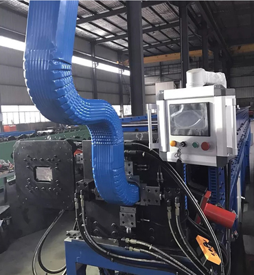 Place 0.6mm PPGI en bas du petit pain de tuyau formant la machine complètement automatique